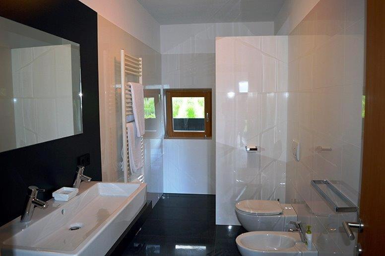 Weingut Bachguetl Apartment Cermes Bagian luar foto